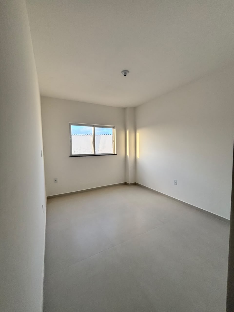 04_quartos_suites_quarto_vazio_04