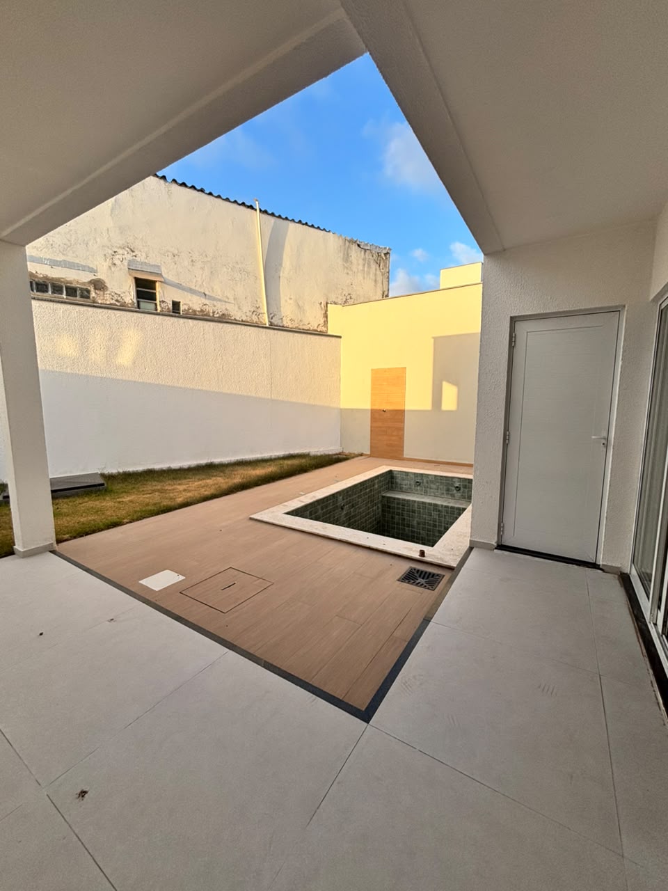 05_area_externa_quintal_com_piscina_04