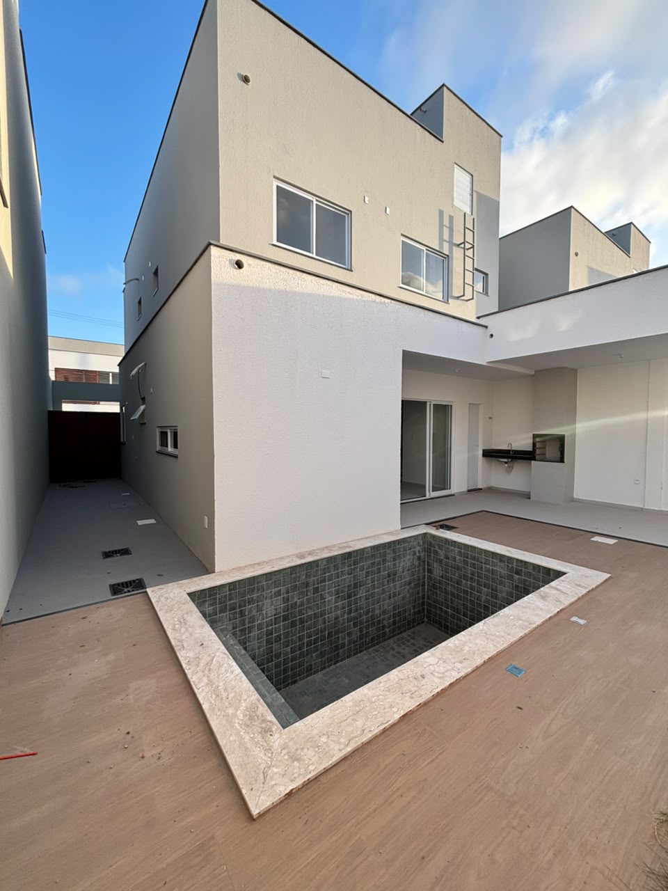 05_area_externa_quintal_com_piscina_07